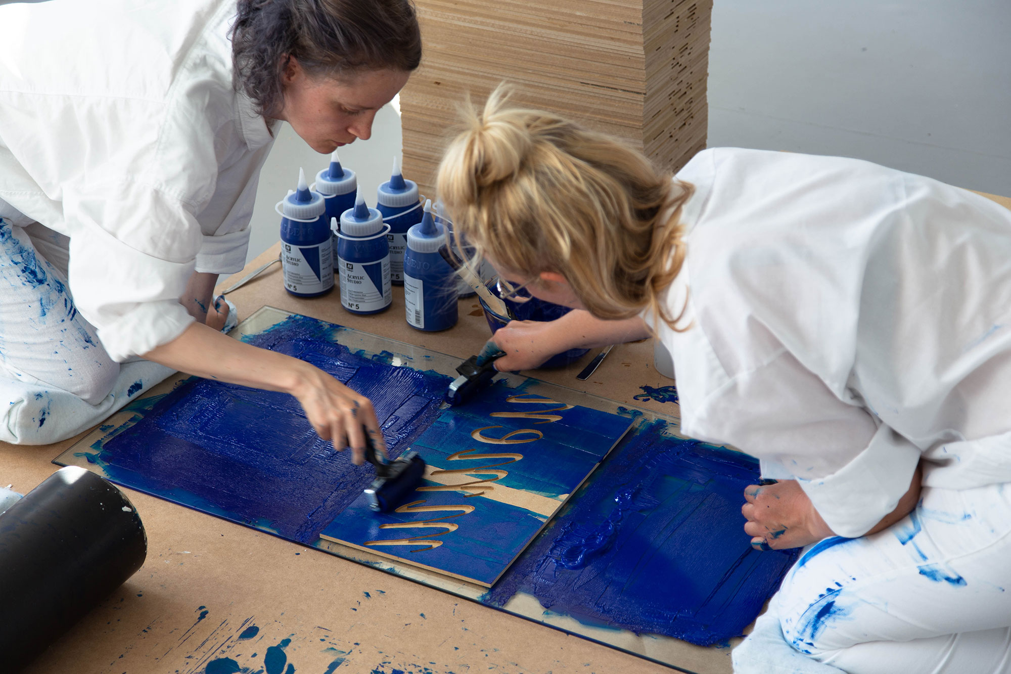 Performance_Hvis_solen_slukkede_nu_OlgaBenedicte_AnneZychalakStolten_17web_photo_JeppeTolstrupBach